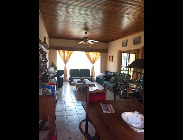 3 BEDROOM HOUSE FOR SALE IN CASSELDALE